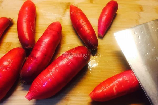 肉末烧小萝卜的做法图解1