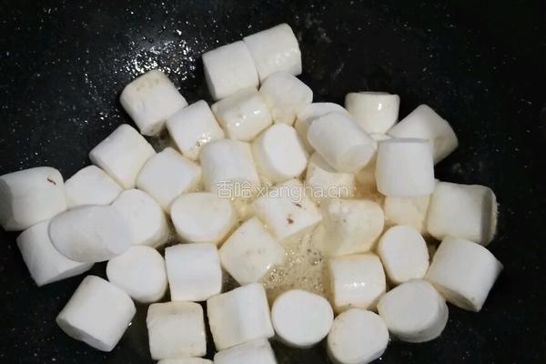 蔓越莓花生牛扎糖的做法图解3