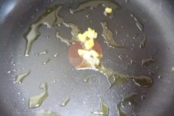 蒜薹爆鸡丁的做法图解2
