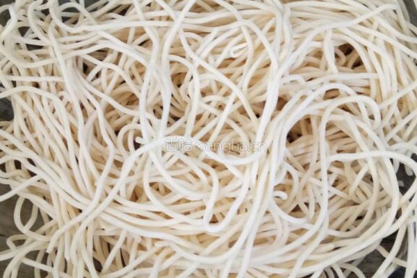 粽香扁豆焖面的做法图解1