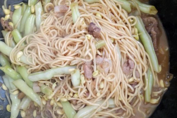 粽香扁豆焖面的做法图解12