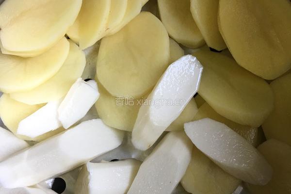 虾仁土豆山药饼的做法图解2