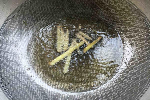 红烧鸡肉的做法图解3