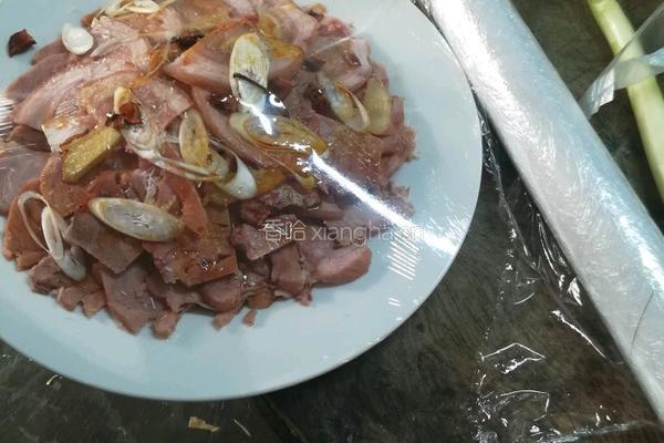 蒸肘子的做法图解2