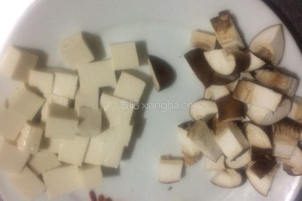 黄骨鱼基围虾豆腐汤的做法图解5