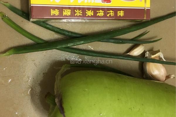 醋溜葫芦瓜的做法图解1