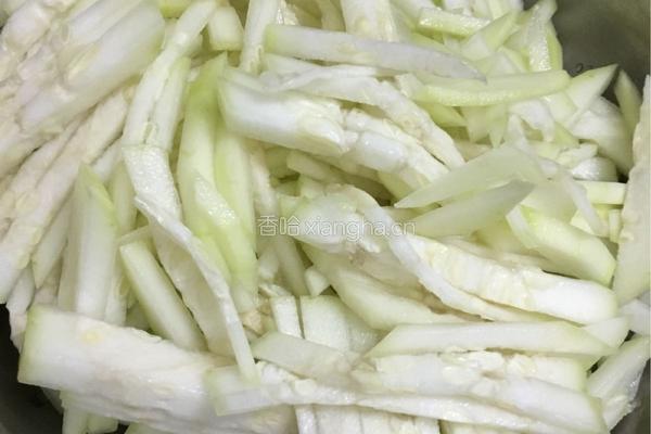 醋溜葫芦瓜的做法图解2