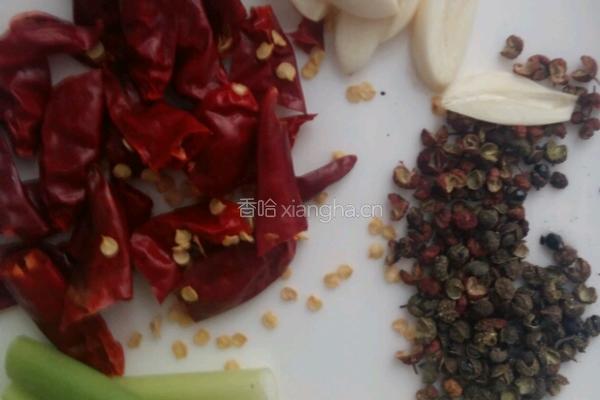 麻辣虾尾的做法图解2