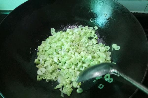 老屋私房菜 芸豆骨汤打卤面的做法图解1
