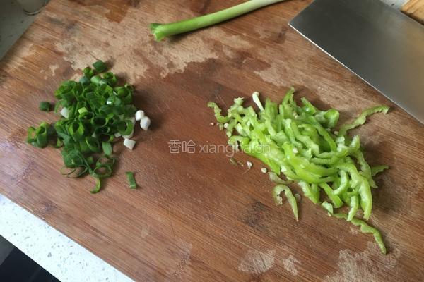 土豆炖豇豆的做法图解2