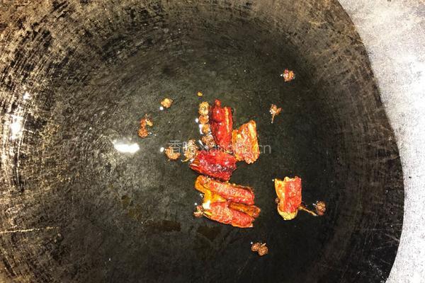 包包菜炒杂粮饼的做法图解3