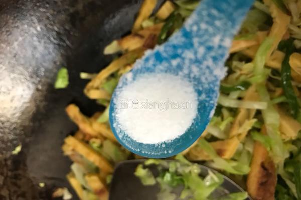包包菜炒杂粮饼的做法图解7
