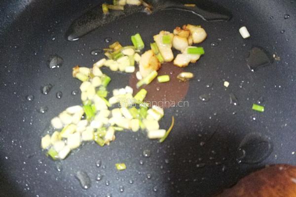 豌豆爆肉丁的做法图解2