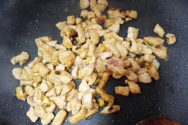 豌豆爆肉丁的做法图解3