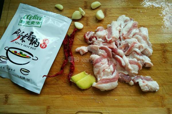 五花肉菜花香锅的做法图解1