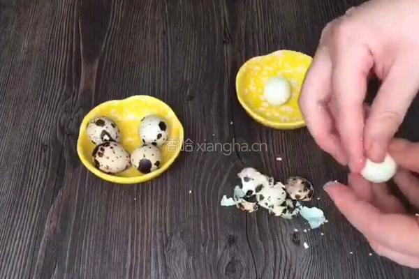 快乐的小鸡的做法图解1