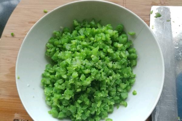 肉末油条千张卷的做法图解3