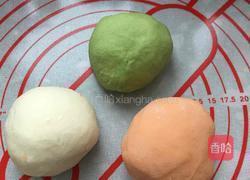 三色饺子的做法图解1