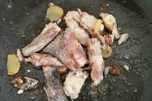 鱼骨疙瘩汤的做法图解6