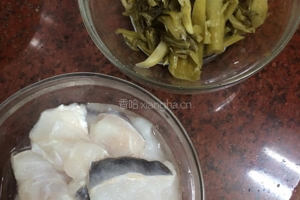 鳗鱼炒咸菜的做法图解1