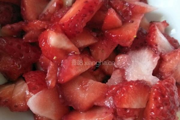 草莓奶昔的做法图解1