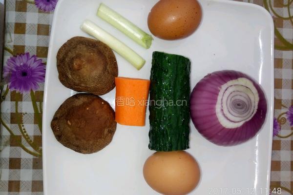 洋葱圈鸡蛋饼的做法图解1