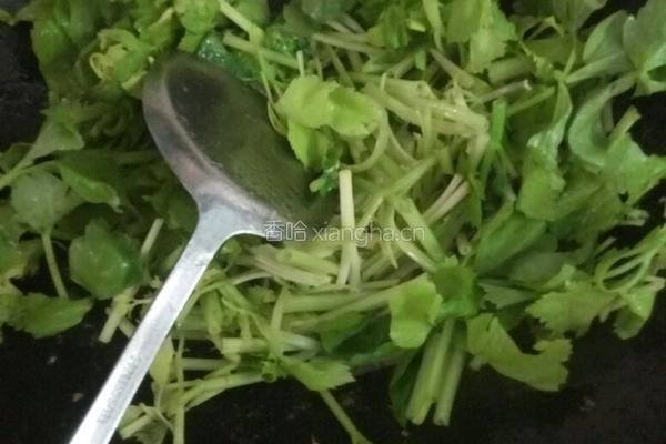 芹菜炒牛肉的做法图解4