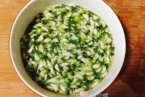 槐花蛋饼的做法图解5