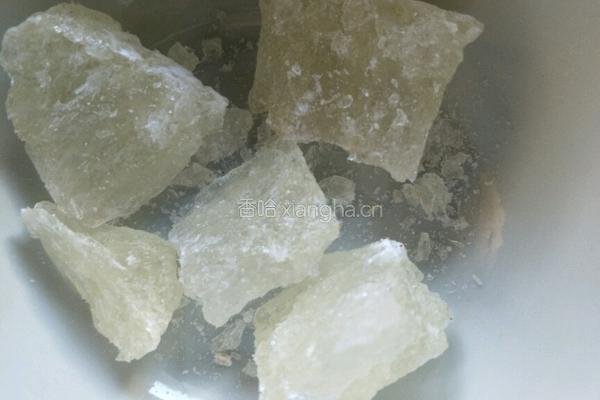 水晶绵绵银耳汤的做法图解2