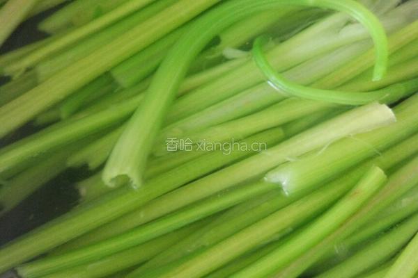 素馅玉米面蒸饺的做法图解2