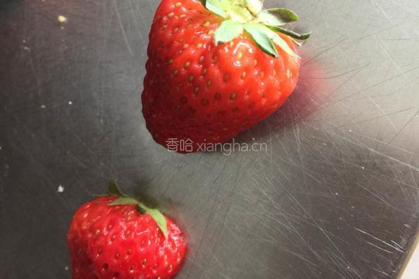 草莓卡通裸蛋糕的做法图解5