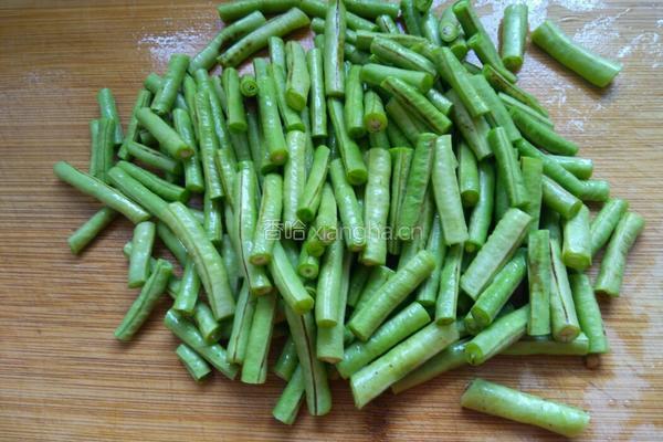 五花肉炒豆角的做法图解1