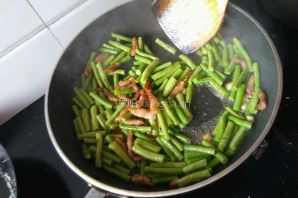 五花肉炒豆角的做法图解7