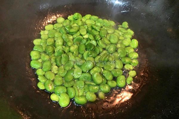 蚕豆炒鸡蛋的做法图解7