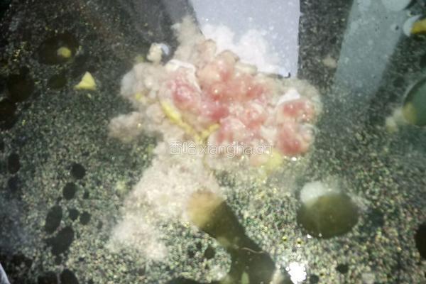 金针菇瘦肉汤的做法图解8