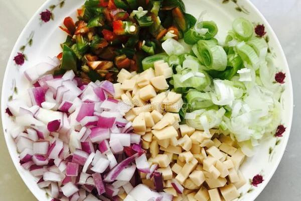 新疆风味菠萝蛋炒饭的做法图解3