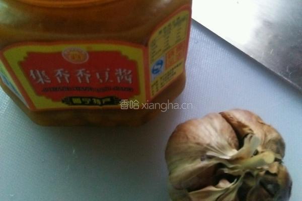 豆酱蒜香焖茄子的做法图解3
