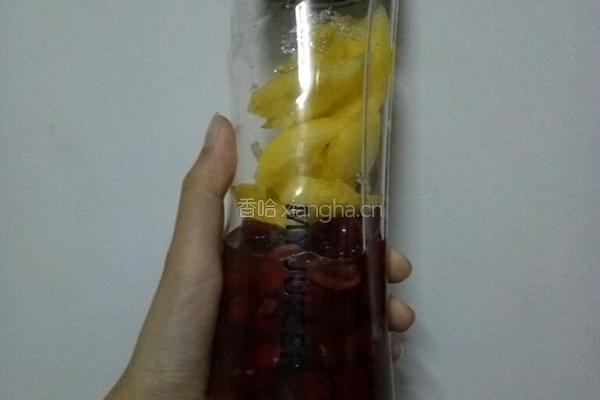黄瓜樱桃汁的做法图解1