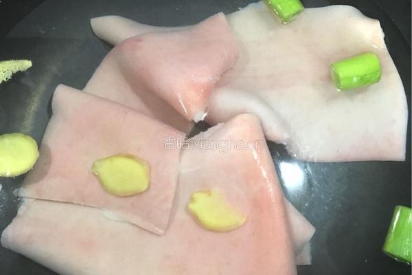 自制皮冻的做法图解2