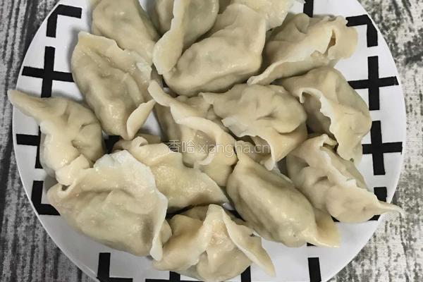 黄蘑芹菜猪肉饺子的做法图解16