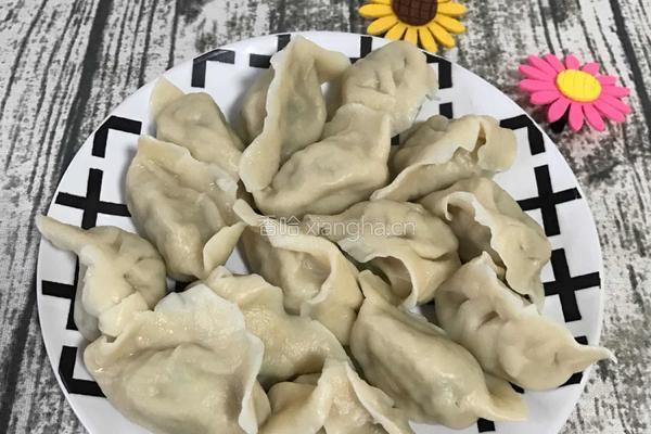 黄蘑芹菜猪肉饺子的做法图解17