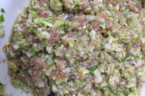 白菜猪肉馅饺子的做法图解5
