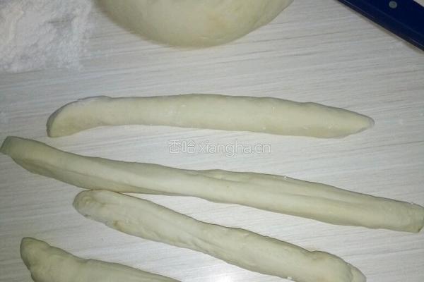 韭菜鸡蛋饺子的做法图解3