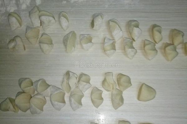 韭菜鸡蛋饺子的做法图解4