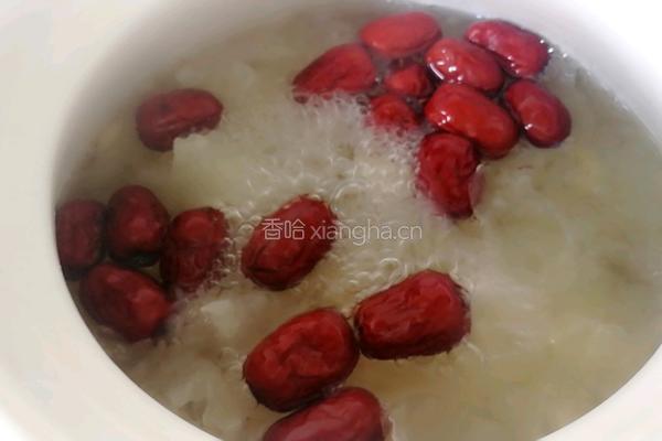 桃胶丑耳红枣羹的做法图解8