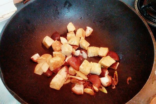 香菇烧冻豆腐的做法图解7