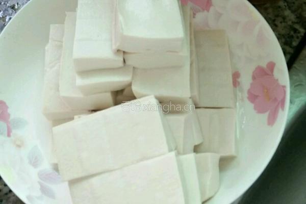辣椒炒豆干的做法图解1