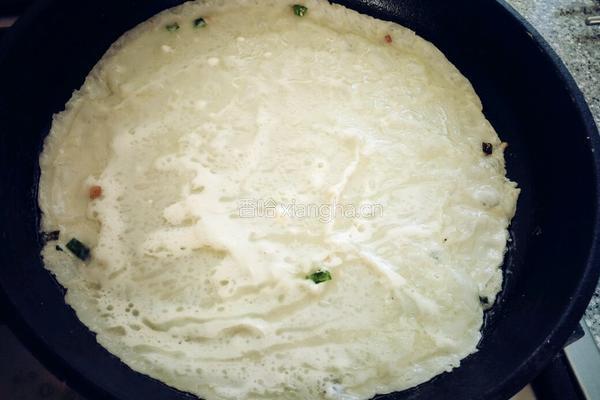 午餐肉蟹棒葱花煎饼的做法图解5
