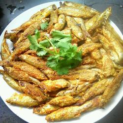 煎小岛鱼的做法[图]