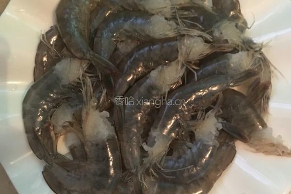 小炒基围虾的做法图解1